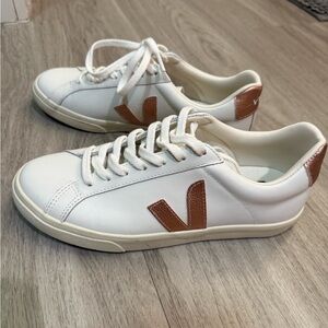 Veja White and Pink Women's Sneakers